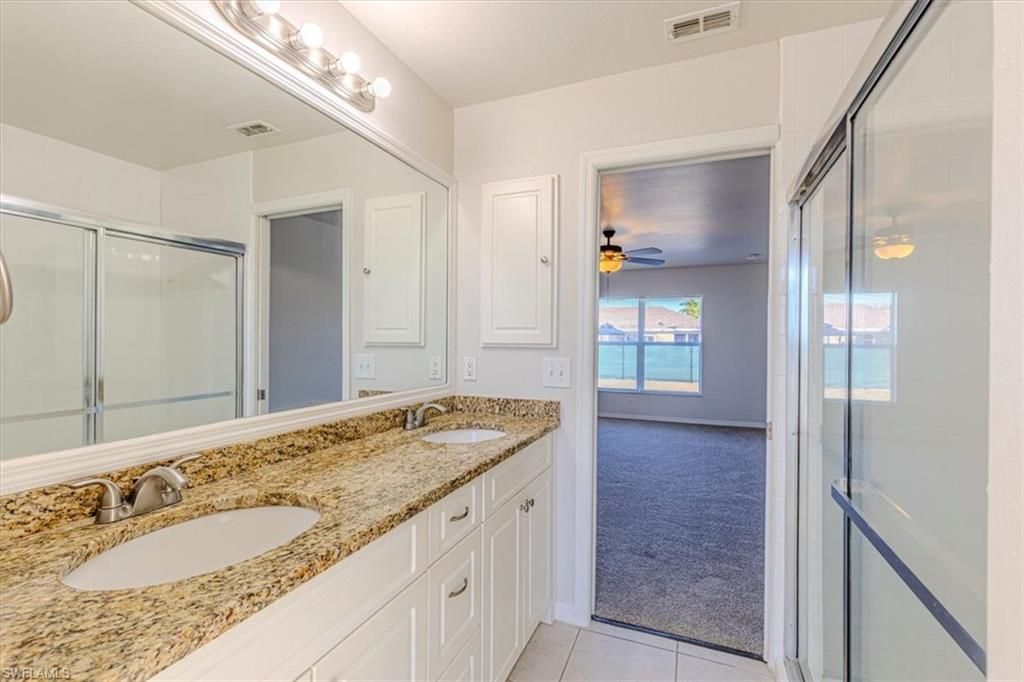 Image 11 of property listing at 1601 17th TER, Cape Coral, FL 33993