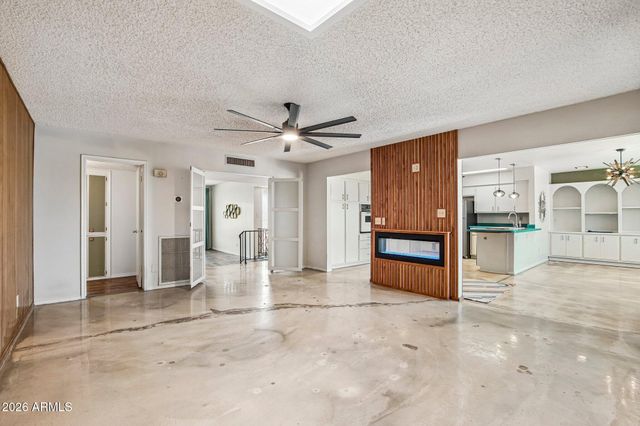 2460 E CLAIRE Drive, Phoenix, AZ 85032