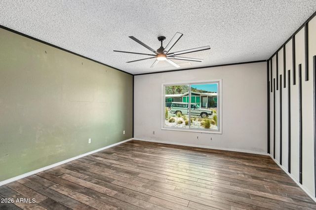 2460 E CLAIRE Drive, Phoenix, AZ 85032