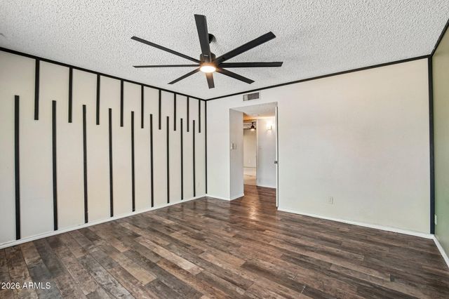 2460 E CLAIRE Drive, Phoenix, AZ 85032