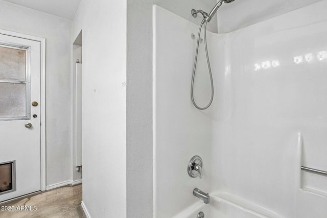 2460 E CLAIRE Drive, Phoenix, AZ 85032