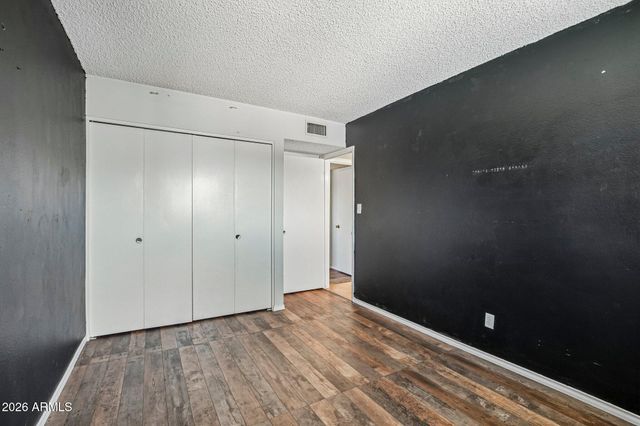 2460 E CLAIRE Drive, Phoenix, AZ 85032