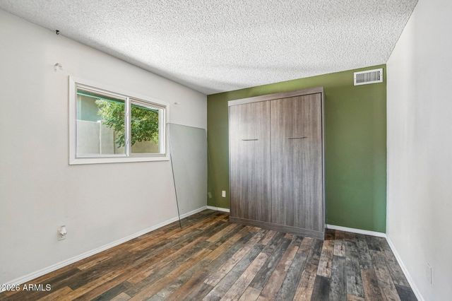 2460 E CLAIRE Drive, Phoenix, AZ 85032
