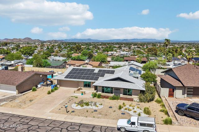 2460 E CLAIRE Drive, Phoenix, AZ 85032