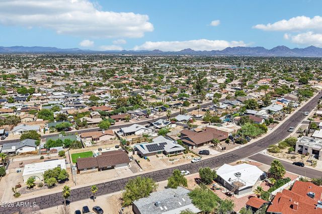2460 E CLAIRE Drive, Phoenix, AZ 85032