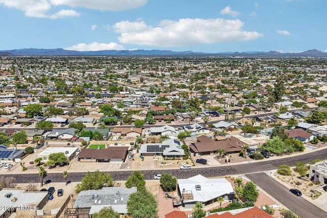 2460 E CLAIRE Drive, Phoenix, AZ 85032