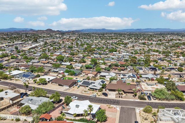 2460 E CLAIRE Drive, Phoenix, AZ 85032
