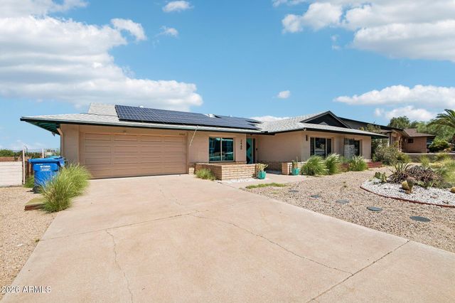 2460 E CLAIRE Drive, Phoenix, AZ 85032