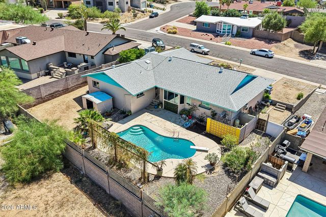 2460 E CLAIRE Drive, Phoenix, AZ 85032