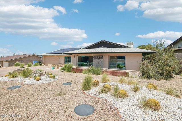 2460 E CLAIRE Drive, Phoenix, AZ 85032