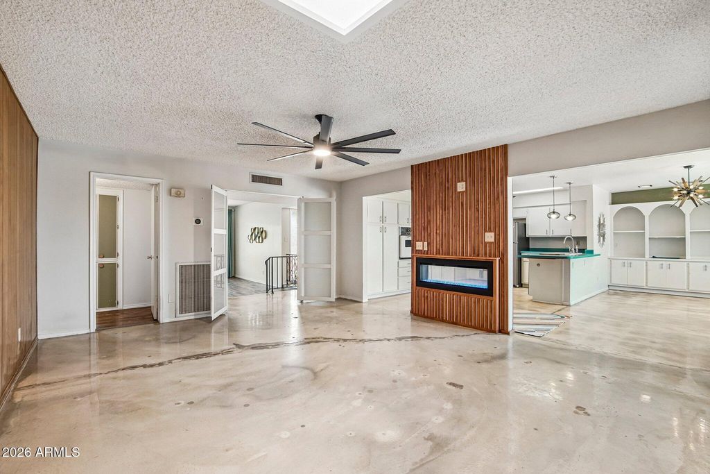 2460 E CLAIRE Drive, Phoenix, AZ 85032 — photo 2