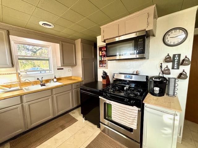 5636 S County Road D, Beloit, WI 53511