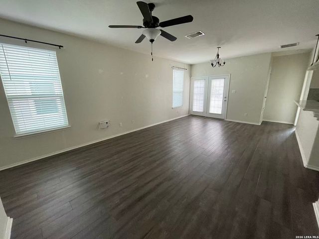 513 Dusty Emerald, Universal City, TX 78148