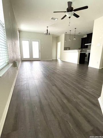 513 Dusty Emerald, Universal City, TX 78148