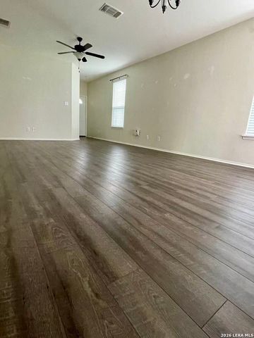 513 Dusty Emerald, Universal City, TX 78148