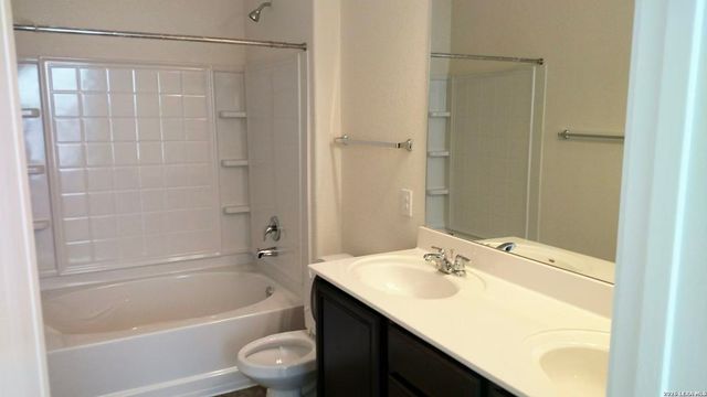 513 Dusty Emerald, Universal City, TX 78148