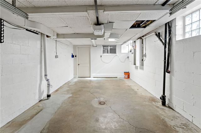 220 Mcclelland Rd, North Strabane, PA 15317