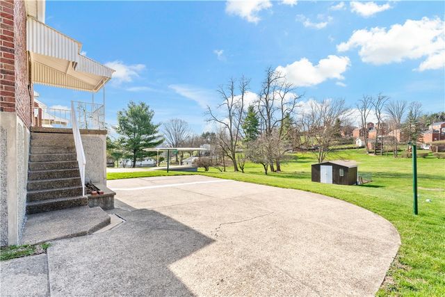 220 Mcclelland Rd, North Strabane, PA 15317