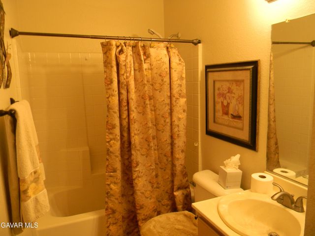 43516 E 32nd Street, Lancaster, CA 93535