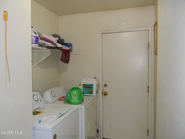 43516 E 32nd Street, Lancaster, CA 93535