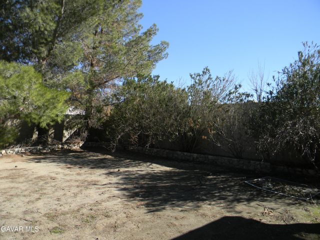 43516 E 32nd Street, Lancaster, CA 93535