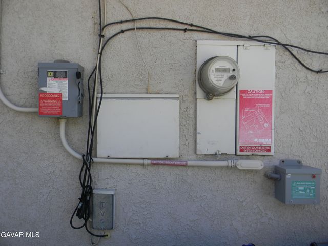 43516 E 32nd Street, Lancaster, CA 93535