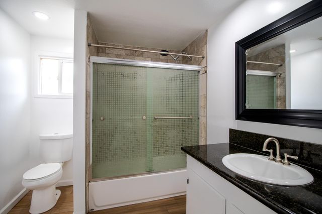 818 W Sweet Avenue W, Visalia, CA 93291