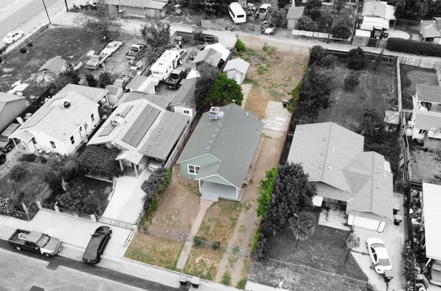 818 W Sweet Avenue W, Visalia, CA 93291