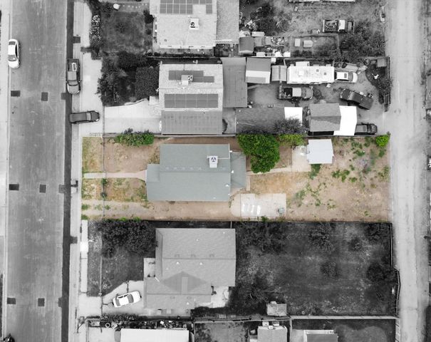 818 W Sweet Avenue W, Visalia, CA 93291