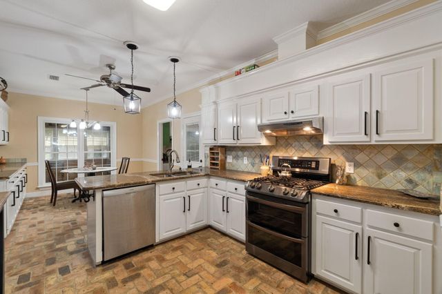 13 William Oaks Dr., Hattiesburg, MS 39402