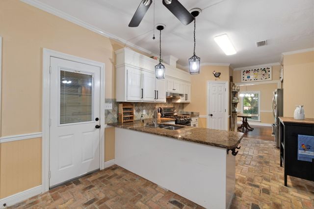 13 William Oaks Dr., Hattiesburg, MS 39402