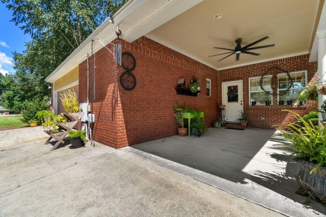 13 William Oaks Dr., Hattiesburg, MS 39402