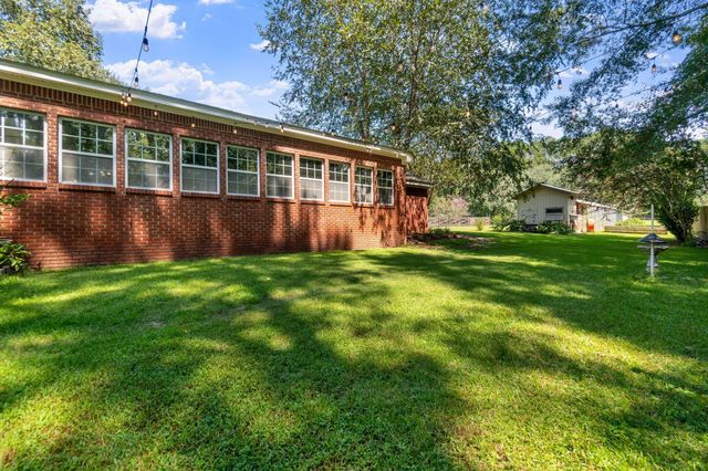 13 William Oaks Dr., Hattiesburg, MS 39402