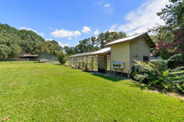 13 William Oaks Dr., Hattiesburg, MS 39402