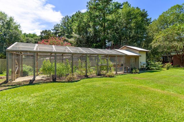 13 William Oaks Dr., Hattiesburg, MS 39402