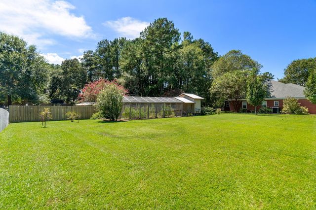 13 William Oaks Dr., Hattiesburg, MS 39402