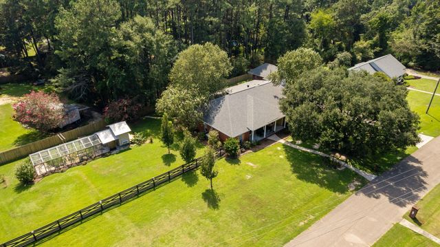 13 William Oaks Dr., Hattiesburg, MS 39402