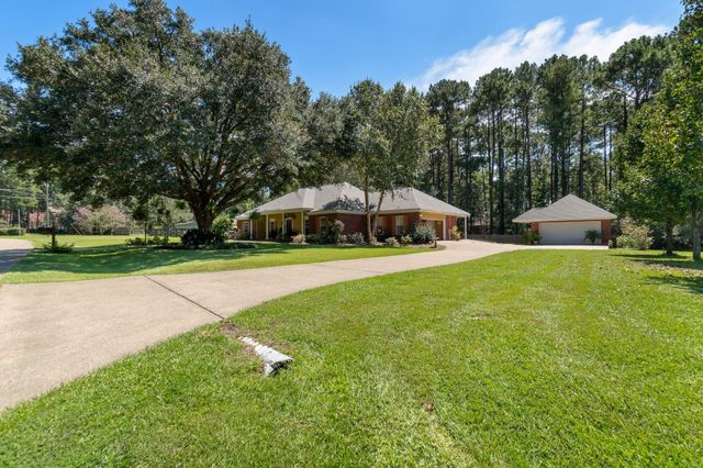 13 William Oaks Dr., Hattiesburg, MS 39402