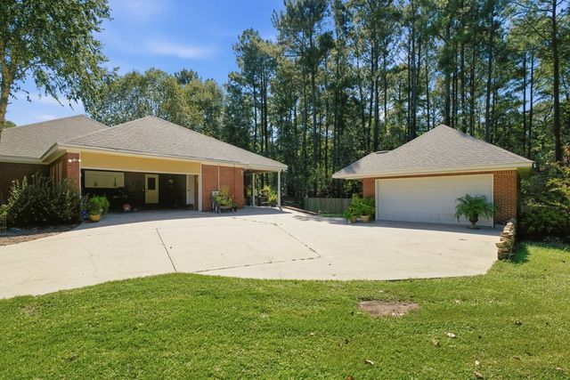 13 William Oaks Dr., Hattiesburg, MS 39402