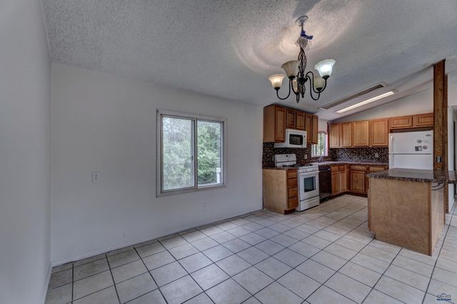 3716 CHIEF DR, Rapid City, SD 57701