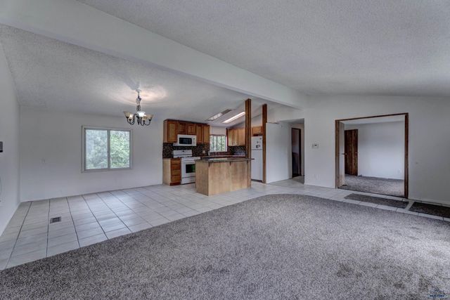 3716 CHIEF DR, Rapid City, SD 57701