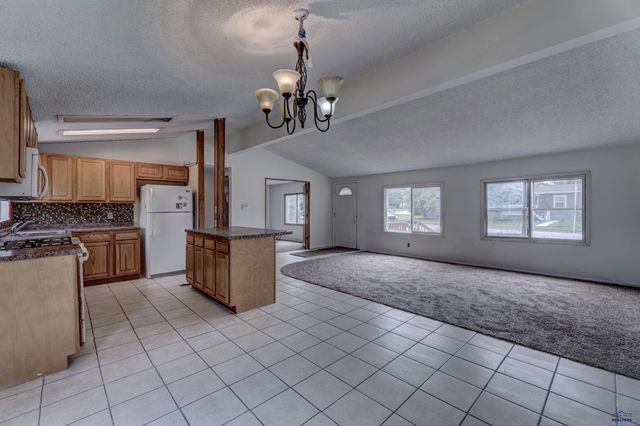 3716 CHIEF DR, Rapid City, SD 57701