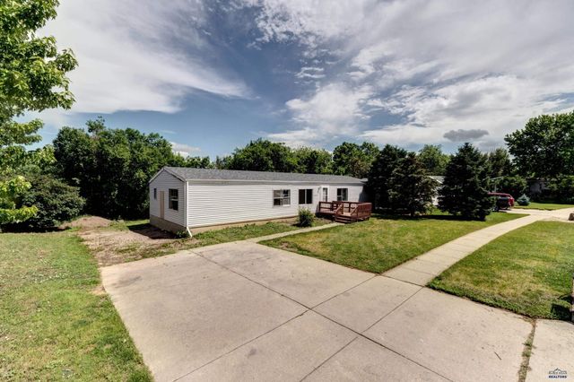 3716 CHIEF DR, Rapid City, SD 57701
