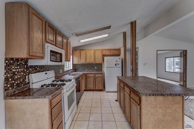 3716 CHIEF DR, Rapid City, SD 57701