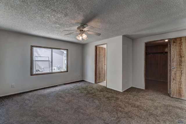 3716 CHIEF DR, Rapid City, SD 57701