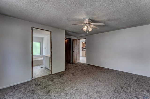 3716 CHIEF DR, Rapid City, SD 57701
