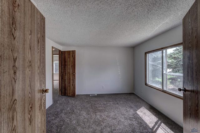 3716 CHIEF DR, Rapid City, SD 57701