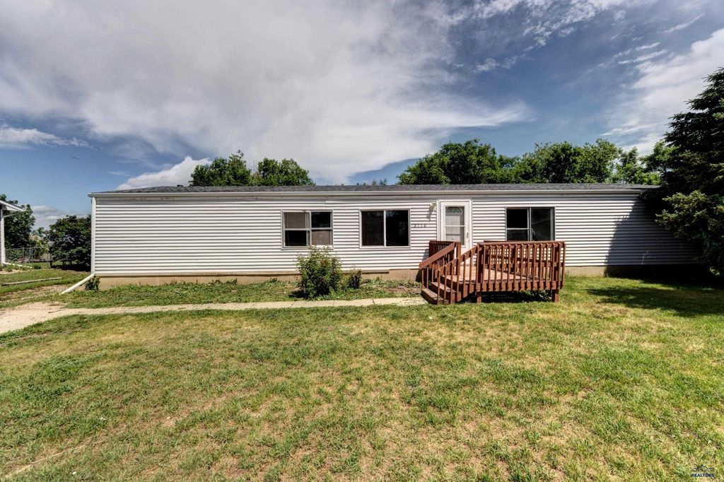 3716 CHIEF DR, Rapid City, SD 57701
