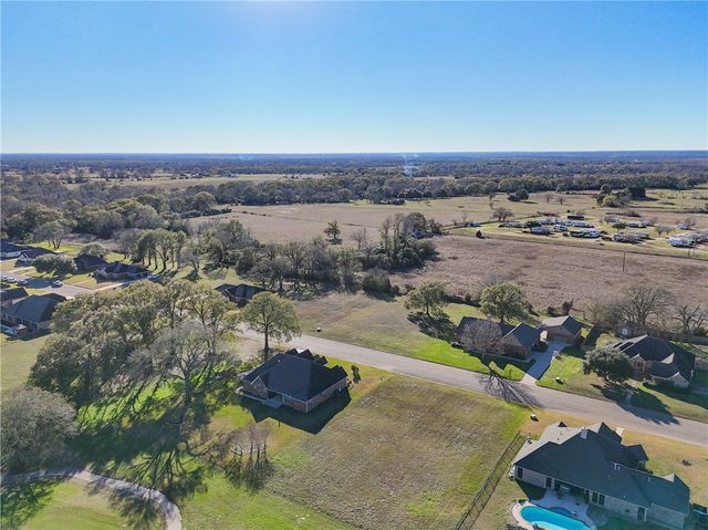 135 Lawrence Marshall Drive, Hempstead, TX 77445