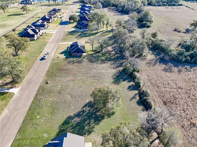 135 Lawrence Marshall Drive, Hempstead, TX 77445